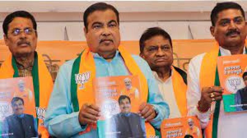 Nitin Gadkari releases his Nagpur manifesto, promising new employment